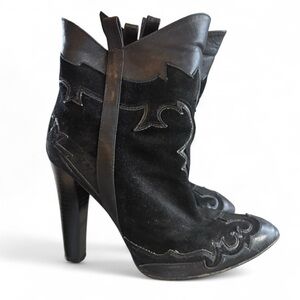 Zara Black Western Heeled Ankle Boots – Size 6